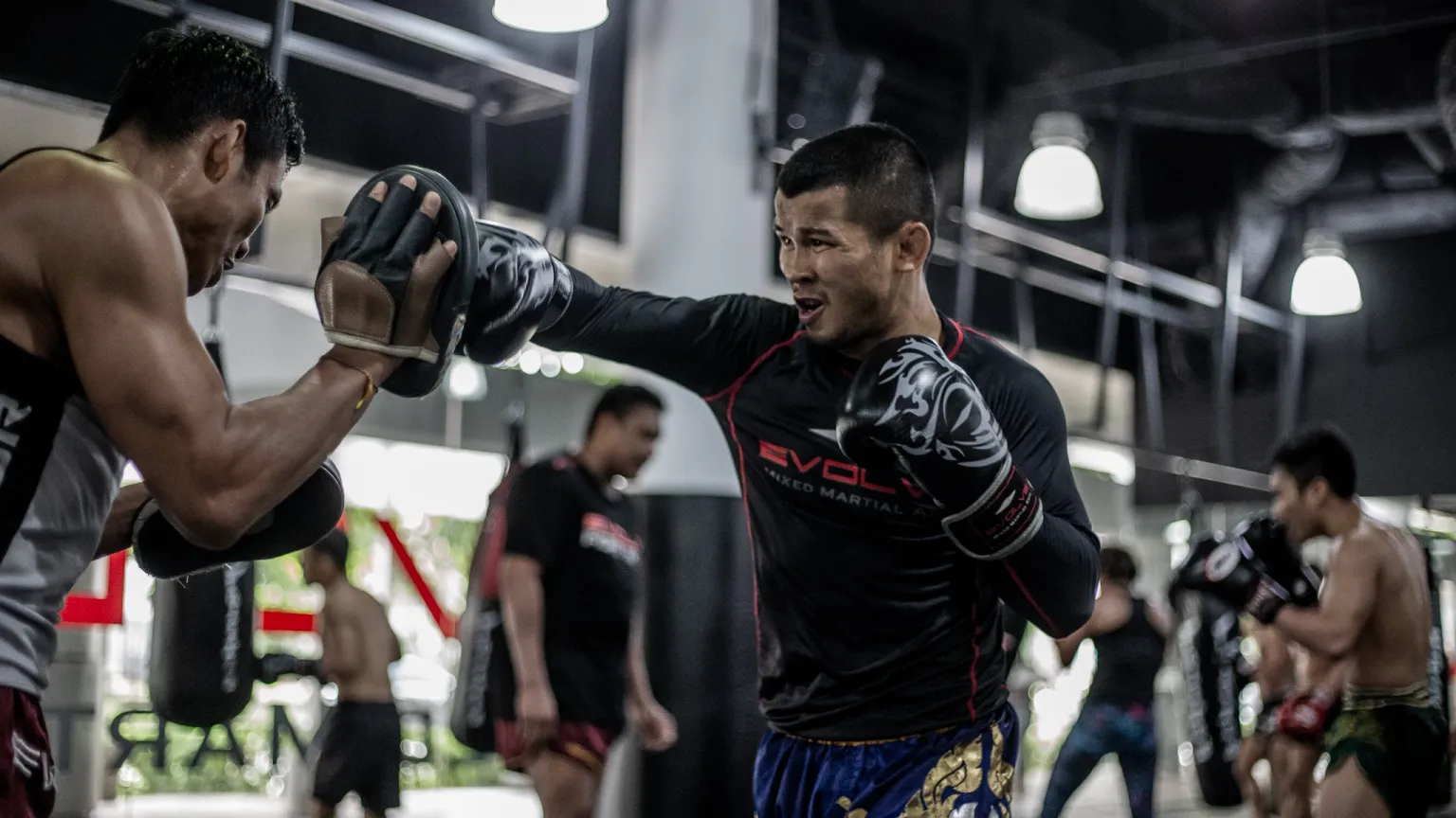 boxing overhand right