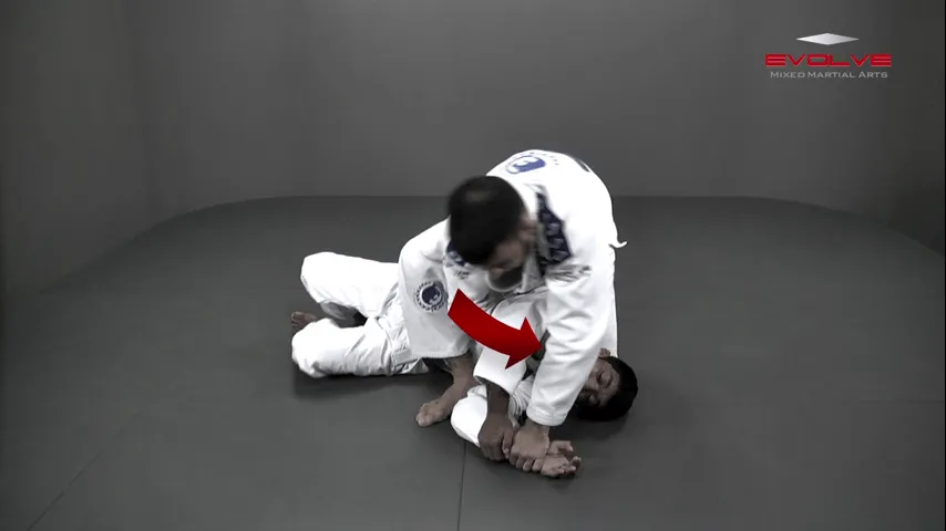 attack from the mount armbar 000