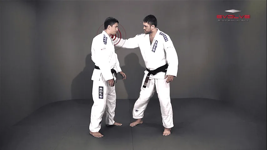 defense to shoulder grab 00027