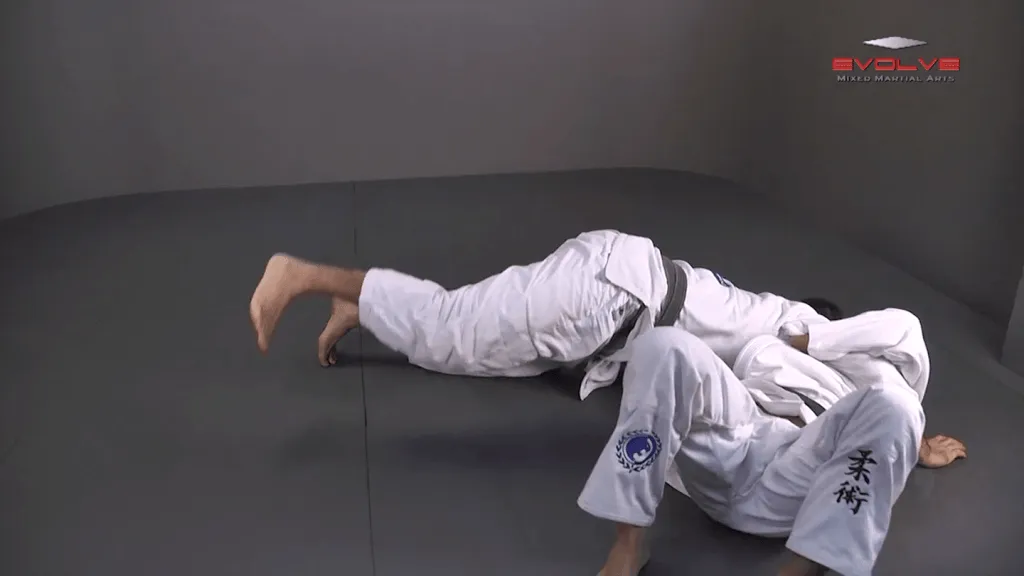 half guard to hook sweep 00025 1