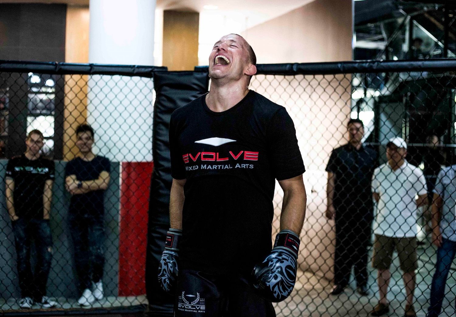 3 Bài Học Cuộc Sống Chúng Ta Có Thể Học Được Từ Huyền Thoại MMA Georges St. Pierre 2 Georges St Pierre Laughing
