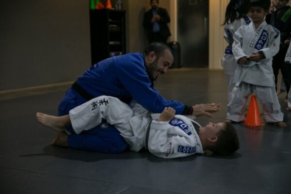 almiro teach 600x400 1