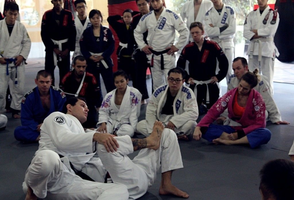 12 bài tập BJJ này có thể cải thiện trò chơi của bạn ngay lập tức! (Video) 1 bjj evolve mma 1024x698 1