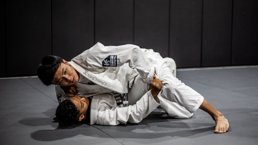 bjj white belt rolling