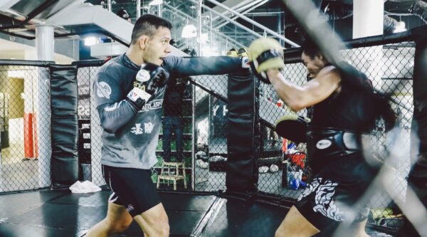 Đây là cách võ thuật tăng mức năng lượng 1 martial arts job interview 600x3 1