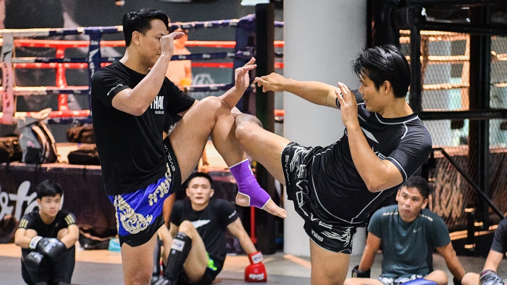 Đây là lý do tại sao Muay Thái lại hiệu quả trong việc tự vệ 1 muay thai partner drill
